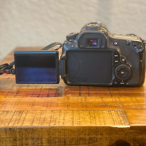 Canon EOS60D - Picture 7 of 9